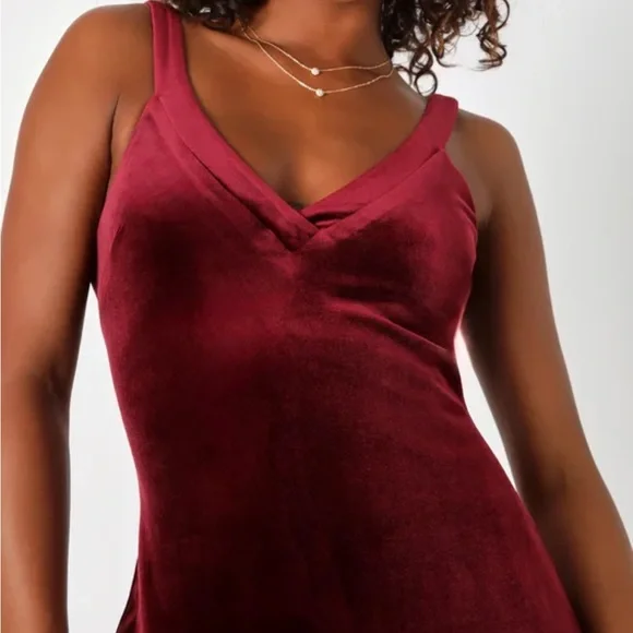 Lulus Perfectly Classy Wine Red Velvet Strappy Maxi Dress - Size XL NEW with tag - Picture 3 of 3